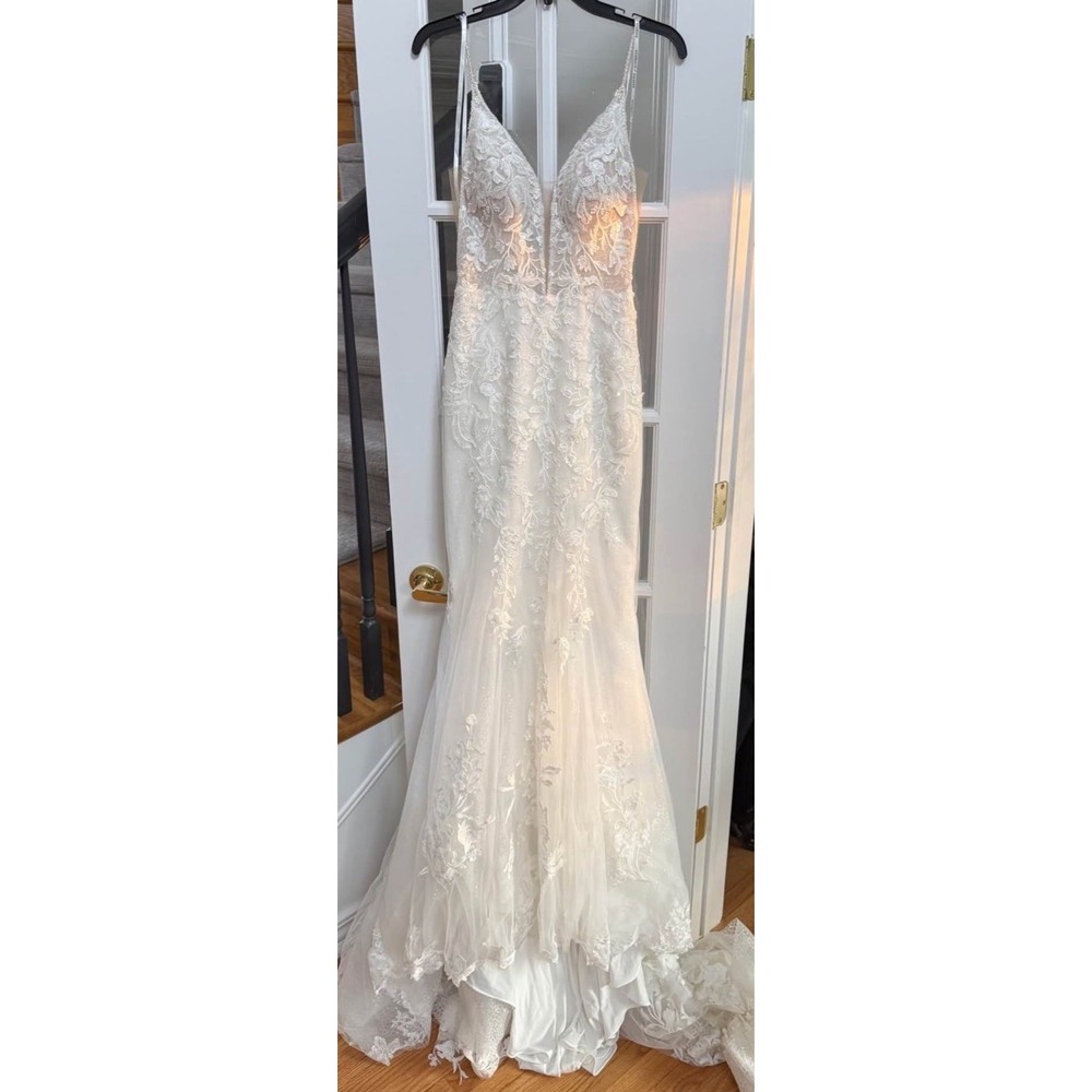 NWT $2099 Wedding Dress Essense Australia D3066 Ivory Plunge Fit Flare Fits XS 2
